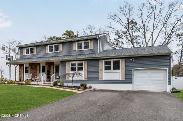 35 Yorkshire Drive, Toms River, NJ 08753