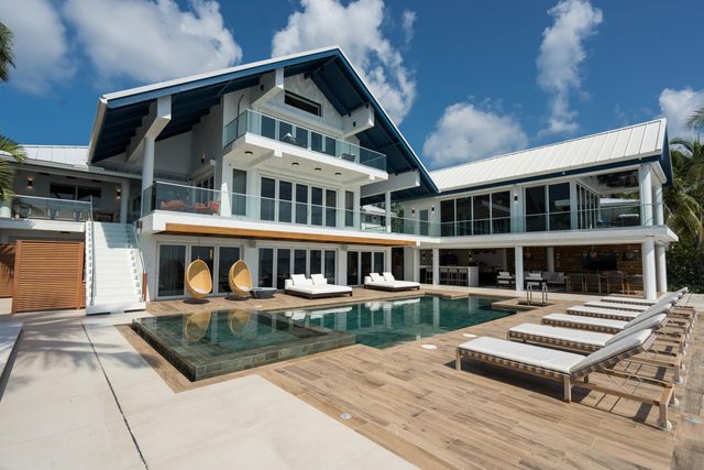 555 Ocean Cay Drive, Key Largo, FL 33037