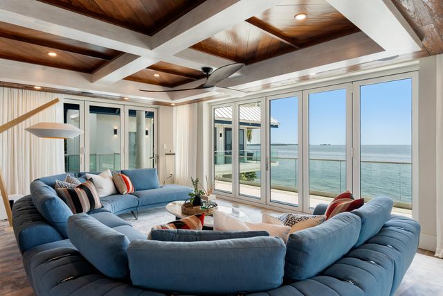 555 Ocean Cay Drive, Key Largo, FL 33037