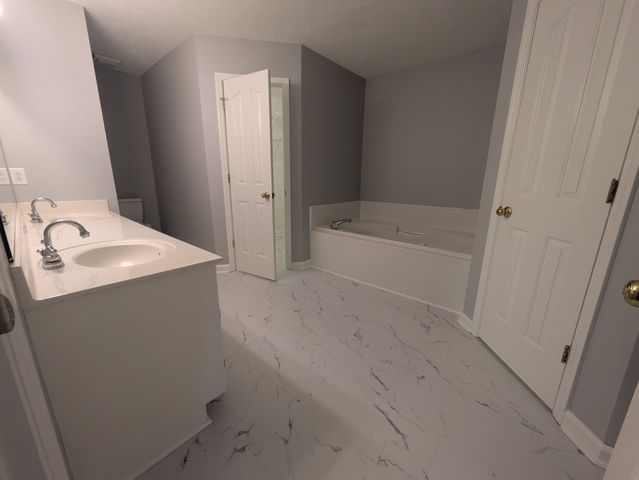 313 Castlemere Ct, Murfreesboro, TN 37130