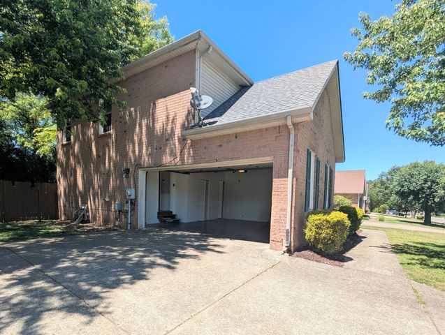 313 Castlemere Ct, Murfreesboro, TN 37130