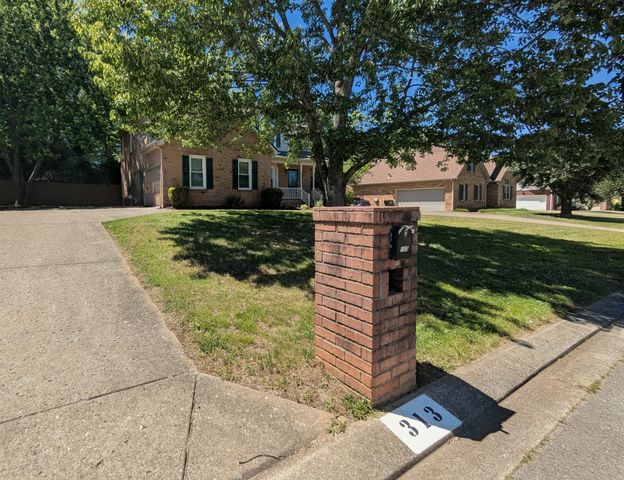313 Castlemere Ct, Murfreesboro, TN 37130