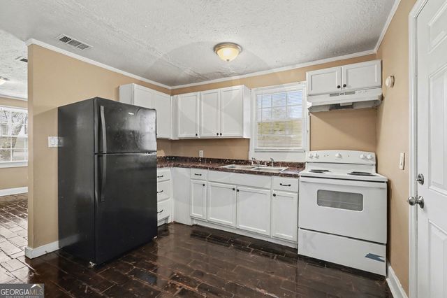 1716 Lisbon Drive SW, Atlanta, GA 30310