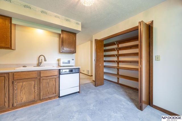 2317 W Washington Street, Lincoln, NE 68522