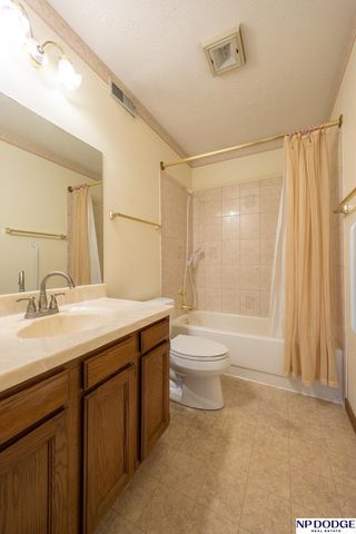 2317 W Washington Street, Lincoln, NE 68522