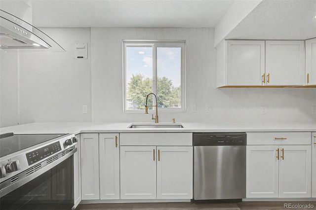 901 S RALEIGH Street, Denver, CO 80219