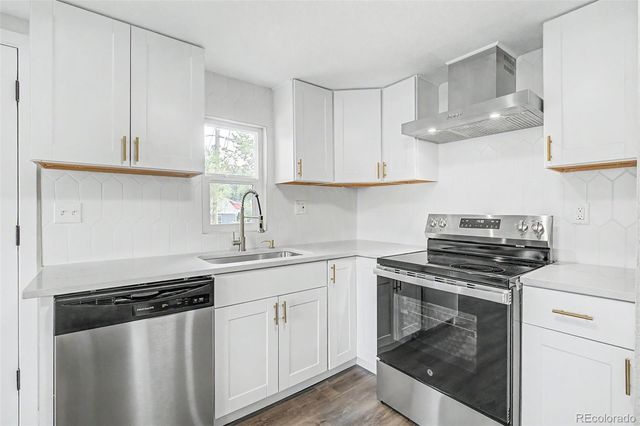 901 S RALEIGH Street, Denver, CO 80219