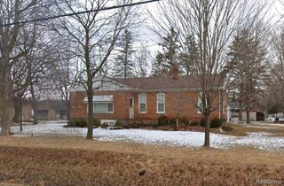 6209 E Atherton Road, Burton, MI 48519