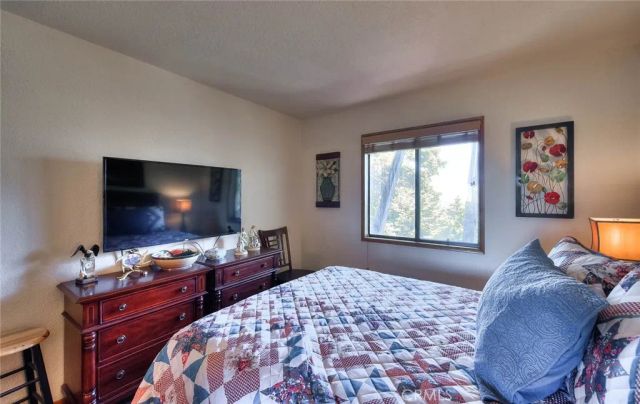 1059 Mercury, Crestline, CA 92325