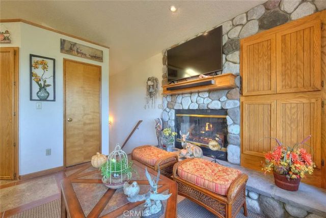 1059 Mercury, Crestline, CA 92325