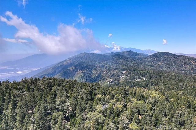 1059 Mercury, Crestline, CA 92325