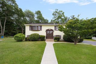 18 Fawn Lane, West Warwick, RI 02893