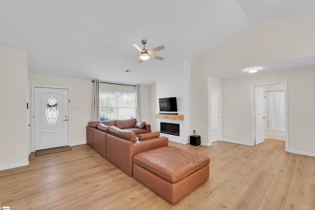 466 Pleasant Green Drive, Inman, SC 29349