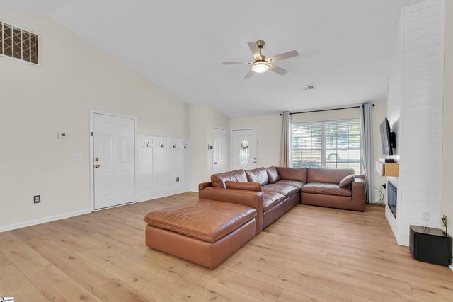 466 Pleasant Green Drive, Inman, SC 29349