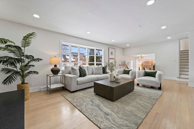 778 Wilson Avenue, Glen Ellyn, IL 60137