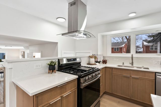 778 Wilson Avenue, Glen Ellyn, IL 60137