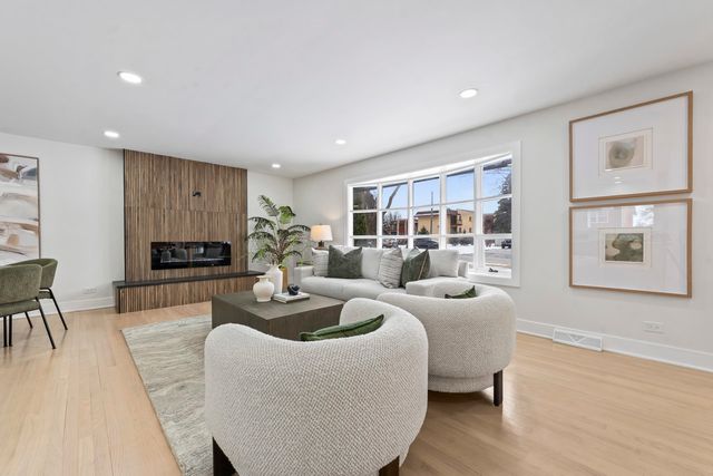 778 Wilson Avenue, Glen Ellyn, IL 60137