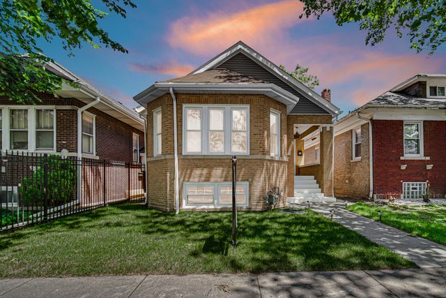 6341 N Campbell Avenue, Chicago, IL 60659