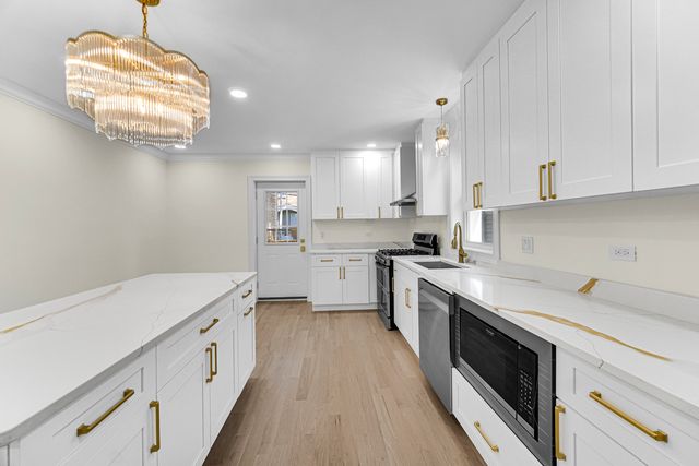 6341 N Campbell Avenue, Chicago, IL 60659