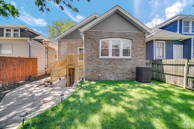 6341 N Campbell Avenue, Chicago, IL 60659