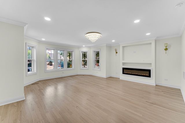 6341 N Campbell Avenue, Chicago, IL 60659