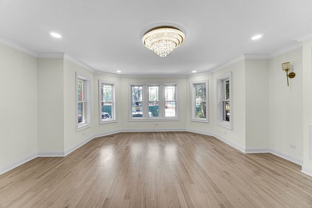6341 N Campbell Avenue, Chicago, IL 60659