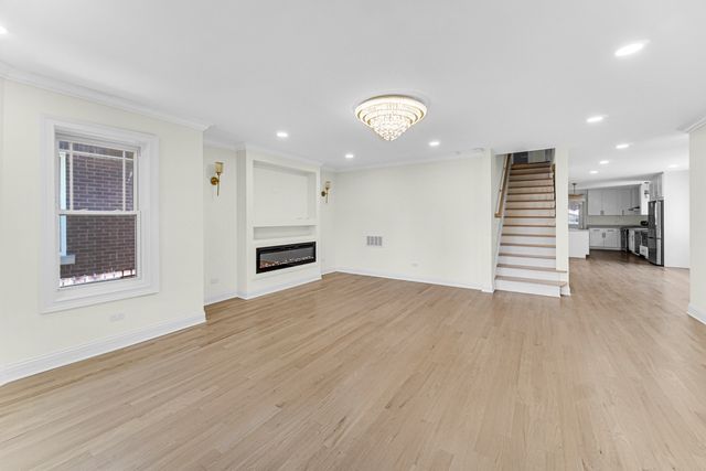 6341 N Campbell Avenue, Chicago, IL 60659