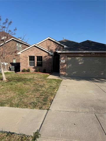 9884 Autumn Sage Drive, Fort Worth, TX 76108