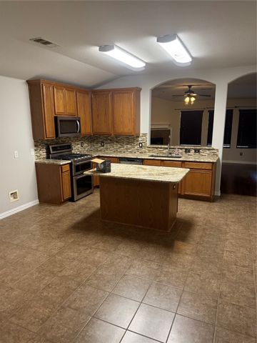 9884 Autumn Sage Drive, Fort Worth, TX 76108