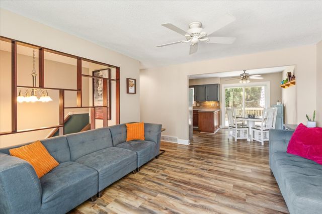 1161 Columbine Circle, Norwalk, IA 50211