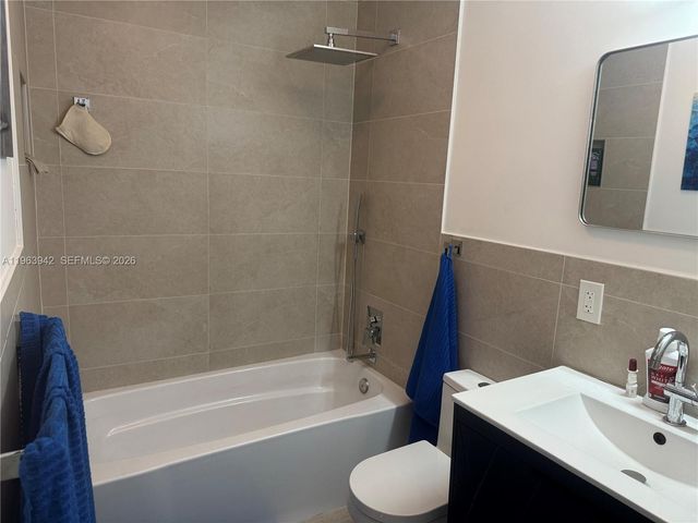 1228 NE 5th Ave 4, Fort Lauderdale, FL 33304