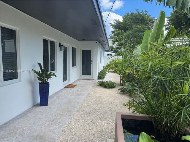 1228 NE 5th Ave 4, Fort Lauderdale, FL 33304