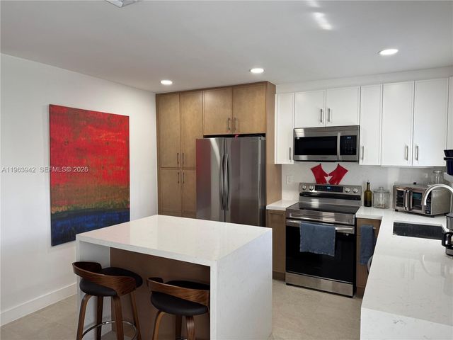 1228 NE 5th Ave 4, Fort Lauderdale, FL 33304