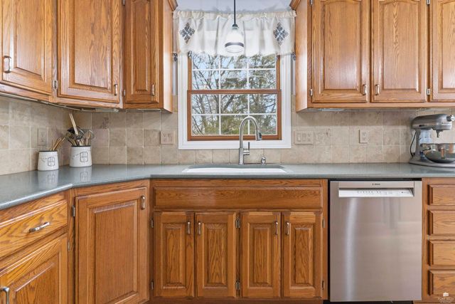 1000 Stratford Circle, Manhattan, KS 66503