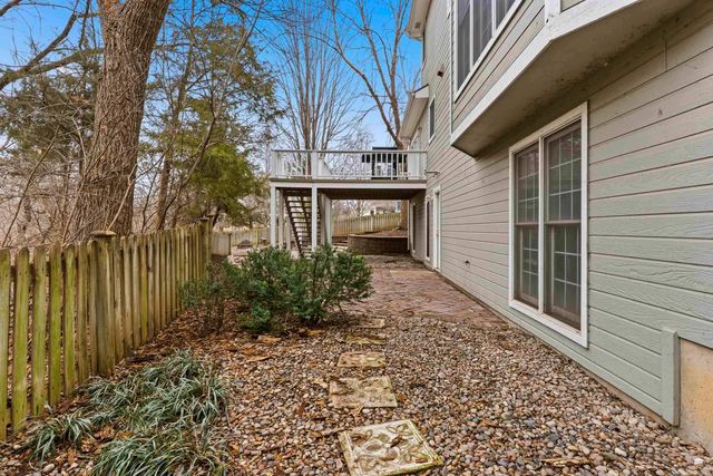 1000 Stratford Circle, Manhattan, KS 66503