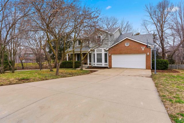 1000 Stratford Circle, Manhattan, KS 66503