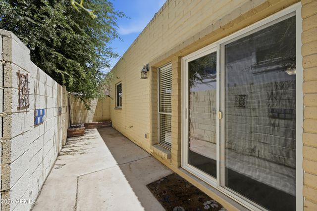 2630 E Roma Avenue, Phoenix, AZ 85016
