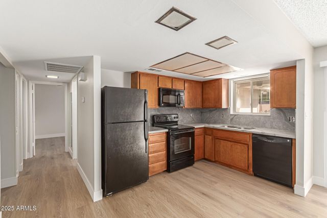 1821 W Augusta Avenue, Phoenix, AZ 85021
