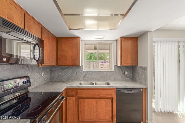 1821 W Augusta Avenue, Phoenix, AZ 85021