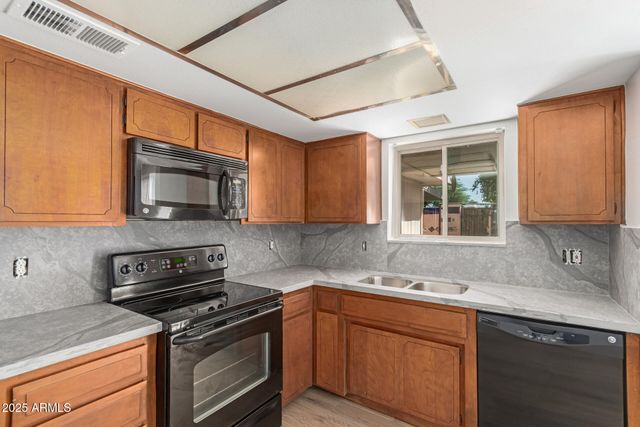 1821 W Augusta Avenue, Phoenix, AZ 85021