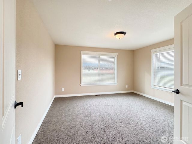 196 Marsh Hawk Lane, Port Angeles, WA 98382