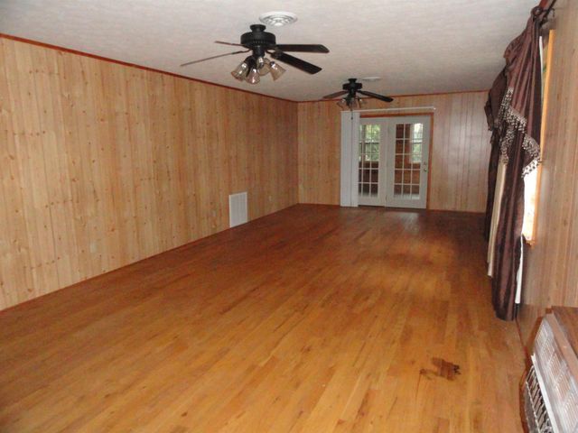 233 Piney Road, Marshall, AR 72650
