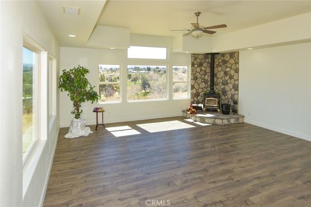 18425 Orange Street, Hesperia, CA 92345