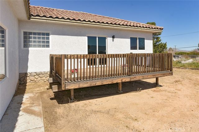 18425 Orange Street, Hesperia, CA 92345