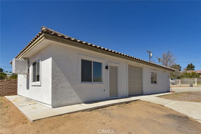 18425 Orange Street, Hesperia, CA 92345