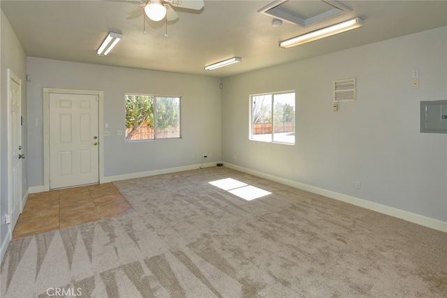 18425 Orange Street, Hesperia, CA 92345