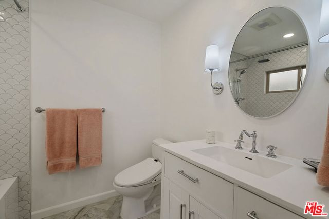 535 E Walnut Avenue B, El Segundo, CA 90245