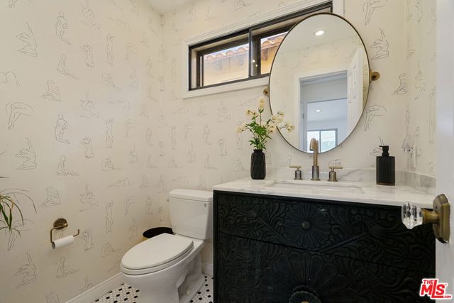 535 E Walnut Avenue B, El Segundo, CA 90245