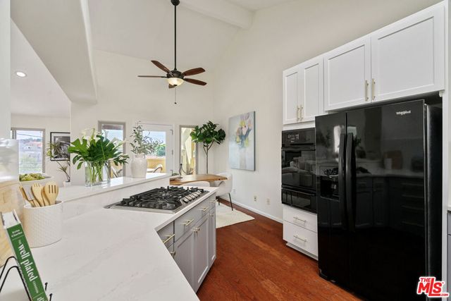 535 E Walnut Avenue B, El Segundo, CA 90245