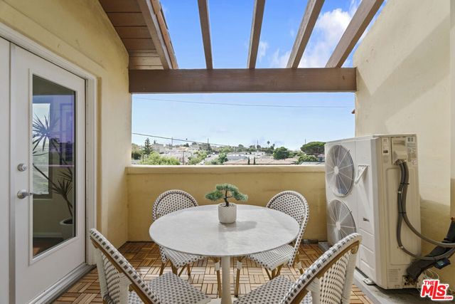 535 E Walnut Avenue B, El Segundo, CA 90245